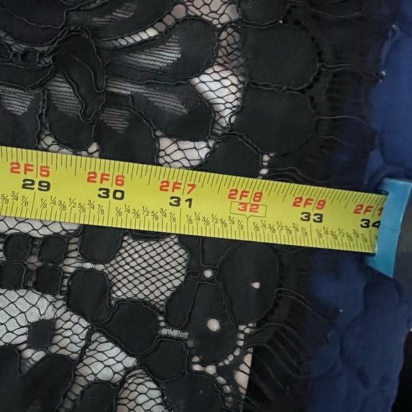 Elegant Black Lace Midi Dress - Picture 12 of 16